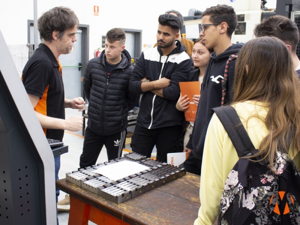 Mechanization degree students visit Matrix Injection Molds factory