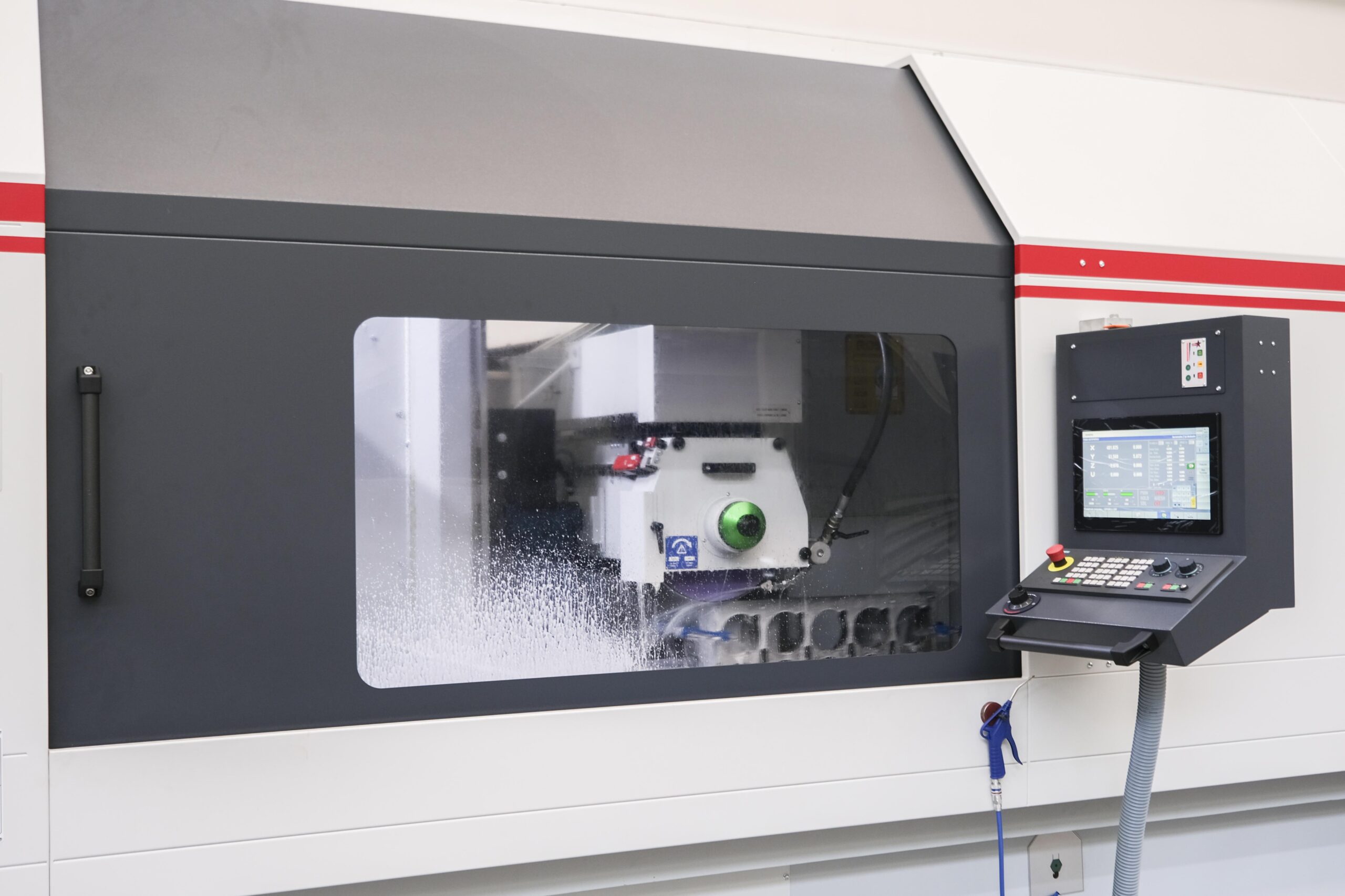 Matrix commits to precision with the new grinding machine from Rosa Ermando